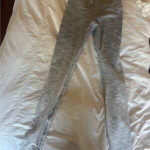 lululemon size 4 luxtreme 23” leg dark gray fade to light leggings